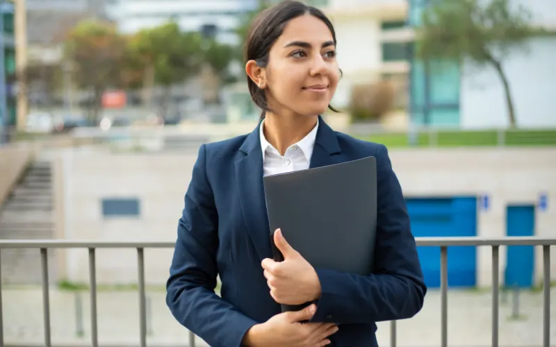 Government Jobs VS Private Jobs: Which Should You Choose?